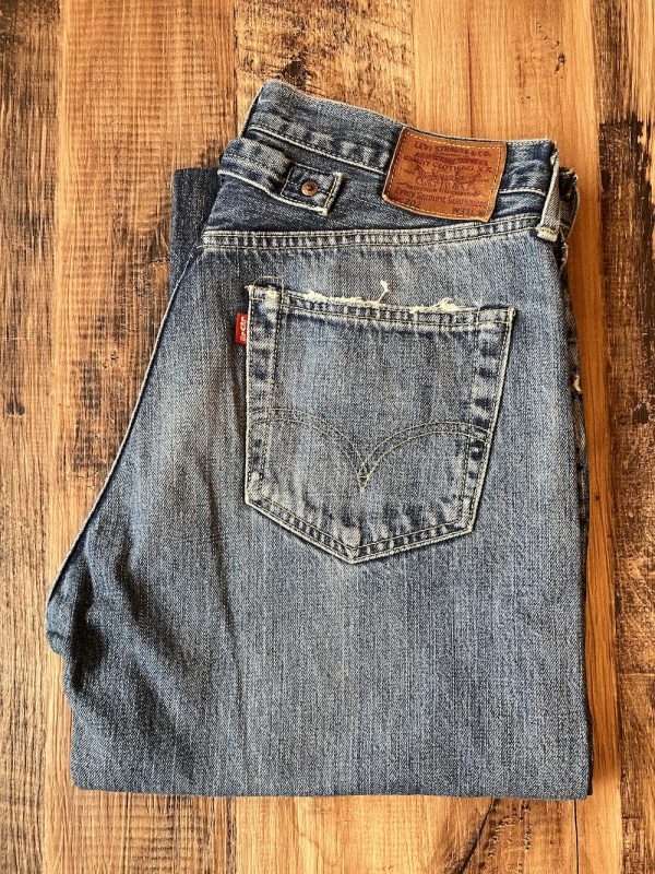 LEVI’S 702XX W31 Distressed Made in Japan - Image 3